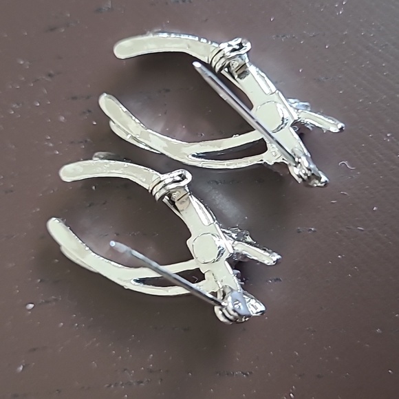 Pair (2) Double wishbone with blue rhinestone with faux pearl brooch pin. - Picture 5 of 5